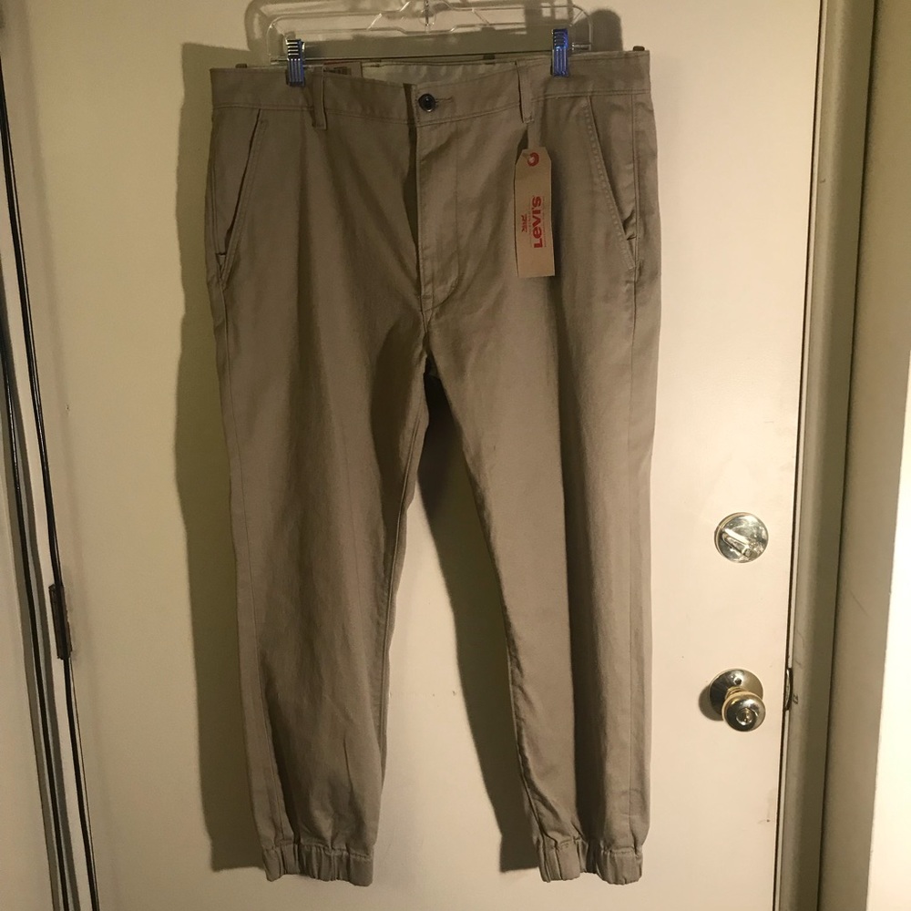 NWT Levi’s Chino Joggers